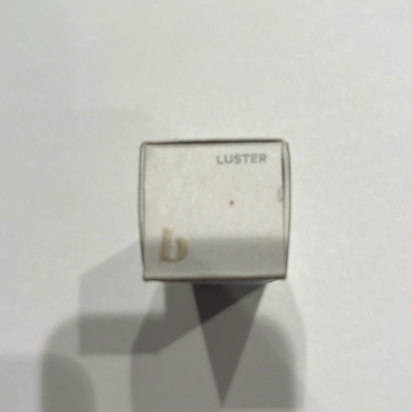 NWT Beauty Counter Lid Glow Cream Shadow Ombré Cream color - Luster like - Picture 3 of 5